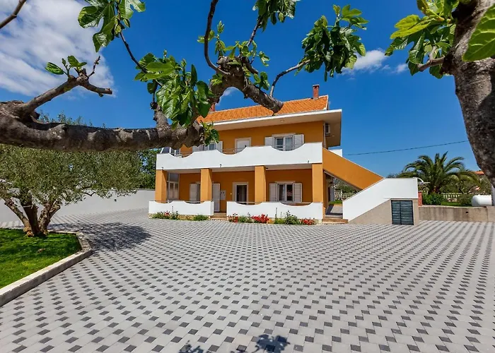 Дом отдыха Mp Luxury With Swimming Pool Задар