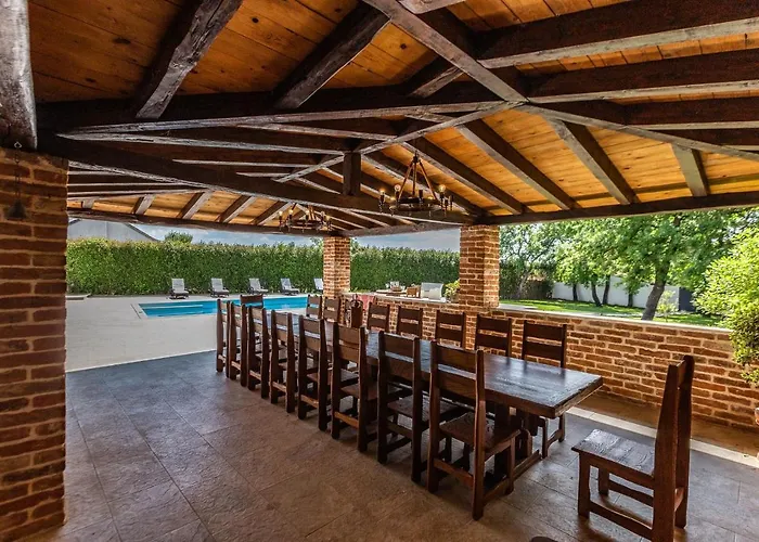 Mp Luxury With Swimming Pool Задар